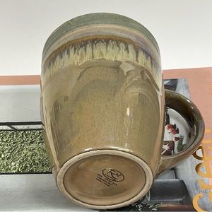 R2 Zrike 16 oz Stoneware Coffee Mug Shimmery Glaze Ombre Drip Taupe Green Peach